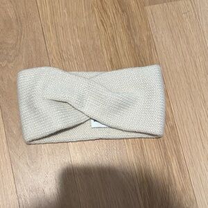 Aritzia headband for cold weather